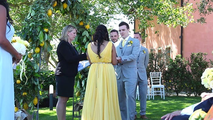 Tenuta Quadrifoglio wedding: A moment of the ceremony in the garden.
