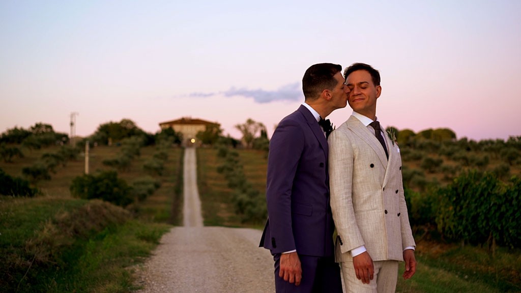 Gay marriage in Tuscany, a beautiful story in a wedding. By Tiziana Billi - Italian wedding videographers.