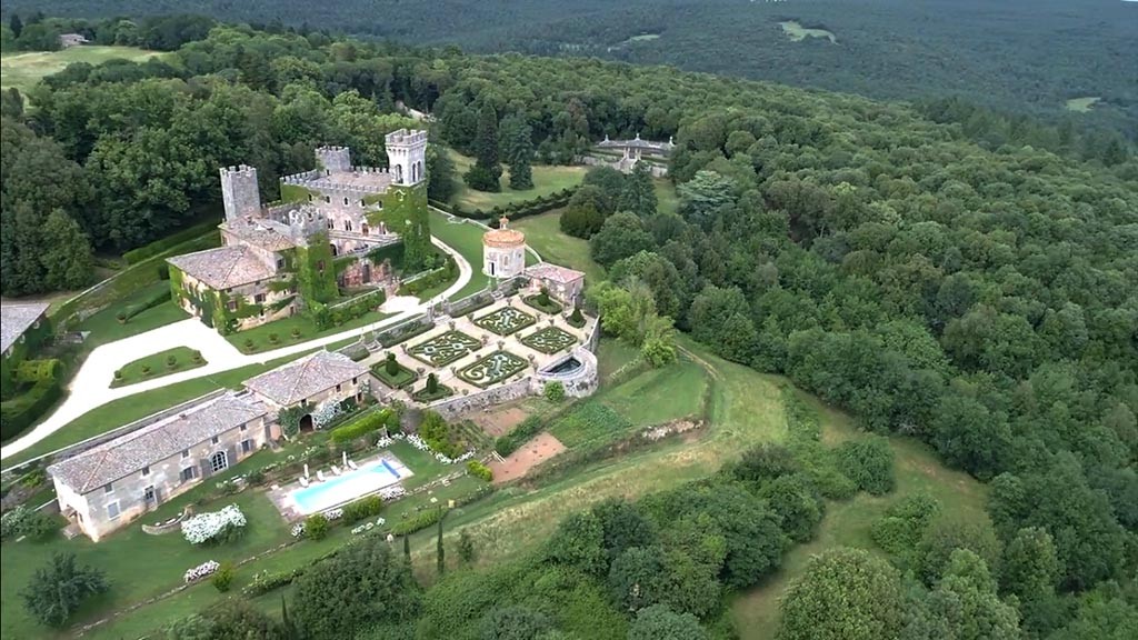Castello di Celsa elopement - A view from the drone